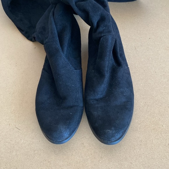 Charles By Charles David Over the Knee Faux Black Suede Boots. 8.5 - Picture 9 of 11